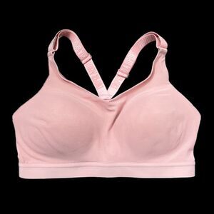 Victoria’s Secret Incredible Lightweight Wireless Medium Support sport bra pink
